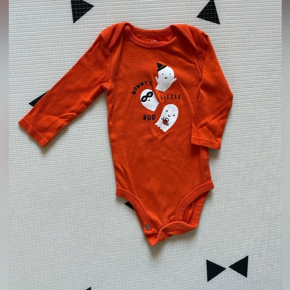 Carter’s|Baby gender neutral Orange Halloween Onesie bodysuit with ghosts BOO•6M